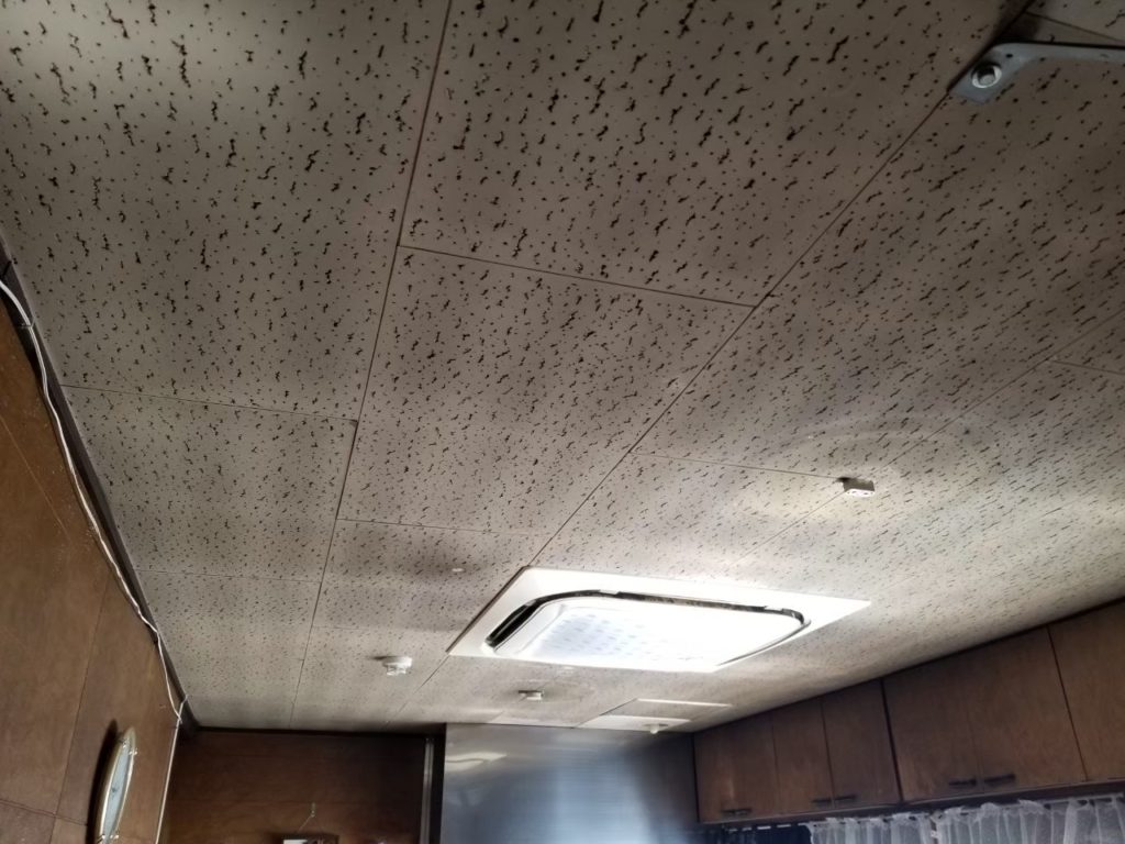 天井塗装（施工前）