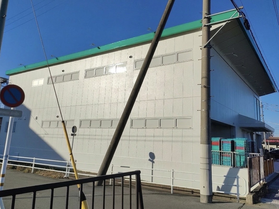 大垣市の店舗塗装。セラミシリコンで塗り替えた施工後の画像