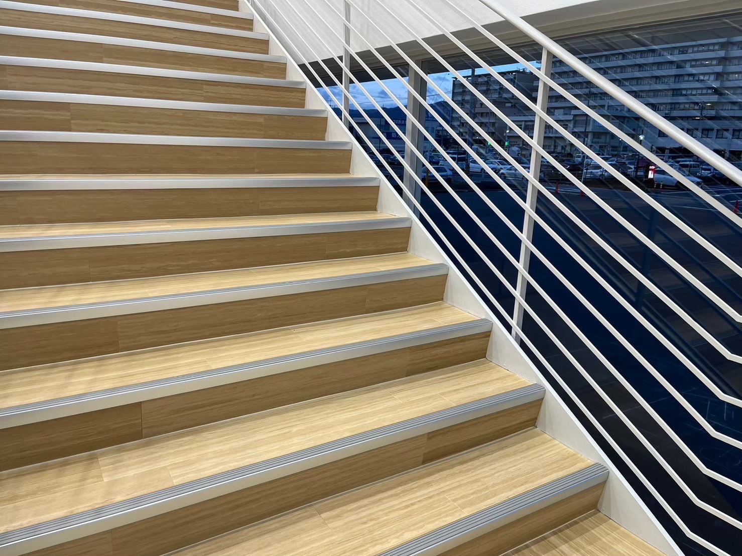 大垣市の店舗塗装。内部の塗り替えの施工後の画像